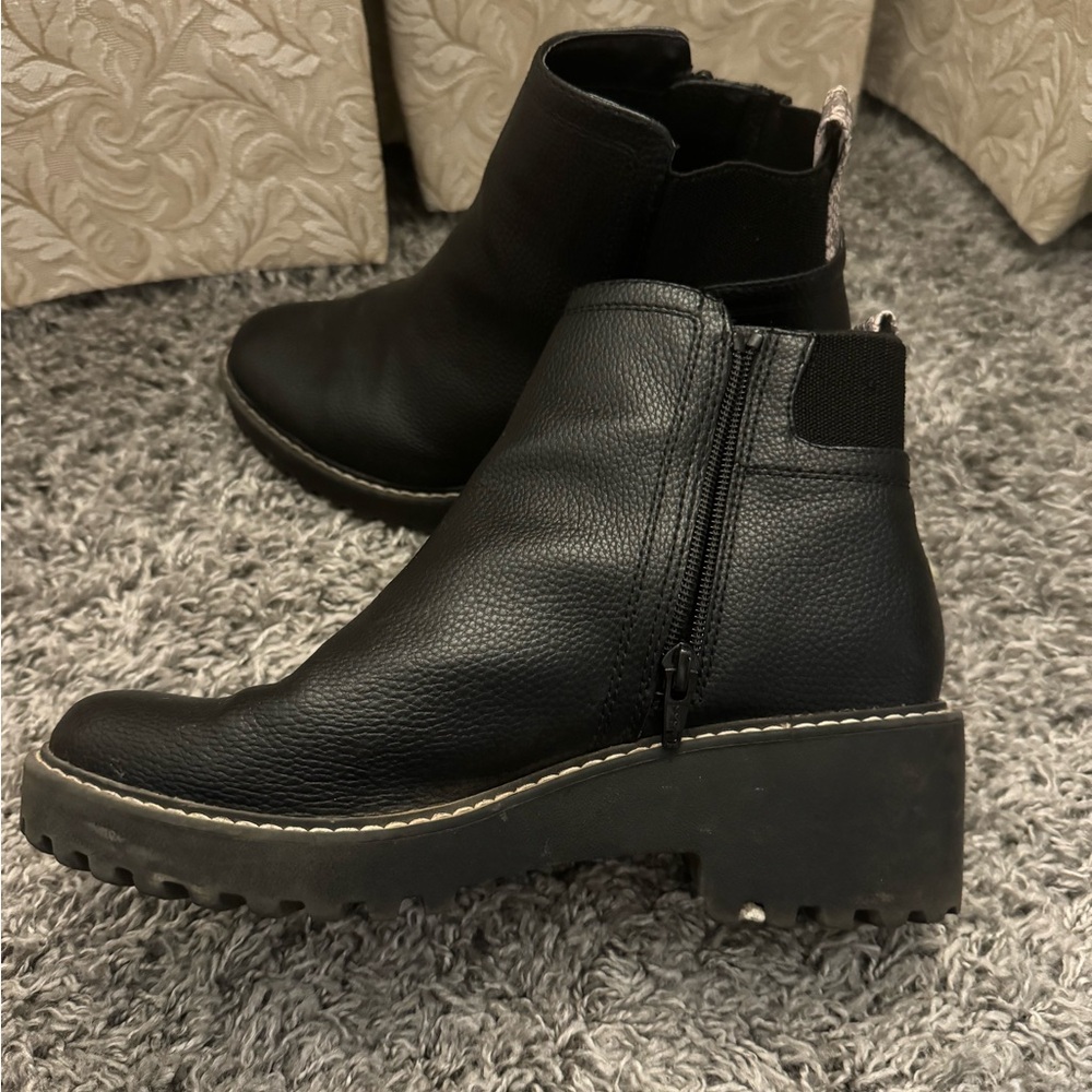 Black Universal Thread Ankle Boot Side Zipper Siz… - image 4